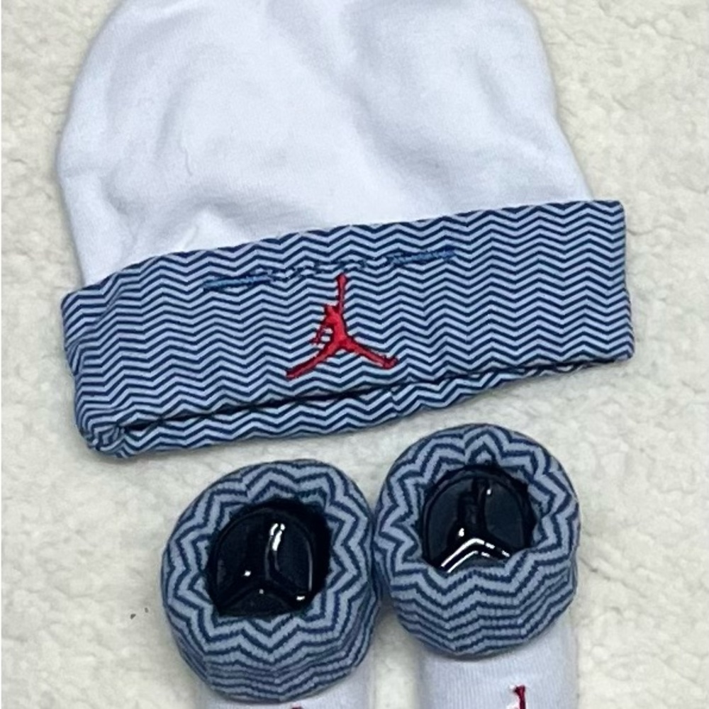 Jordan Baby Hat and Booties Set - White and Blue Size 0-6 months